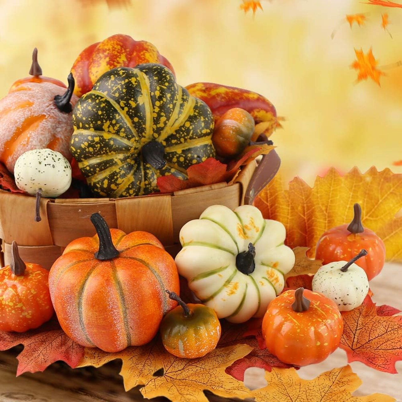 14 Pieces Artificial Lifelike Simulation Mixed Pumpkins Fake Pumpkins with 30 Pieces Fake Maple Leaves for Thanksgiving Fall Harvest Home Decoration.